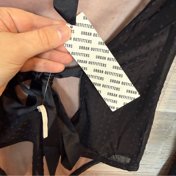 BNWT Out From Under Urban Outfitters Tango Swiss Dot Mesh Bodysuit - Medium - Picture 4 of 10